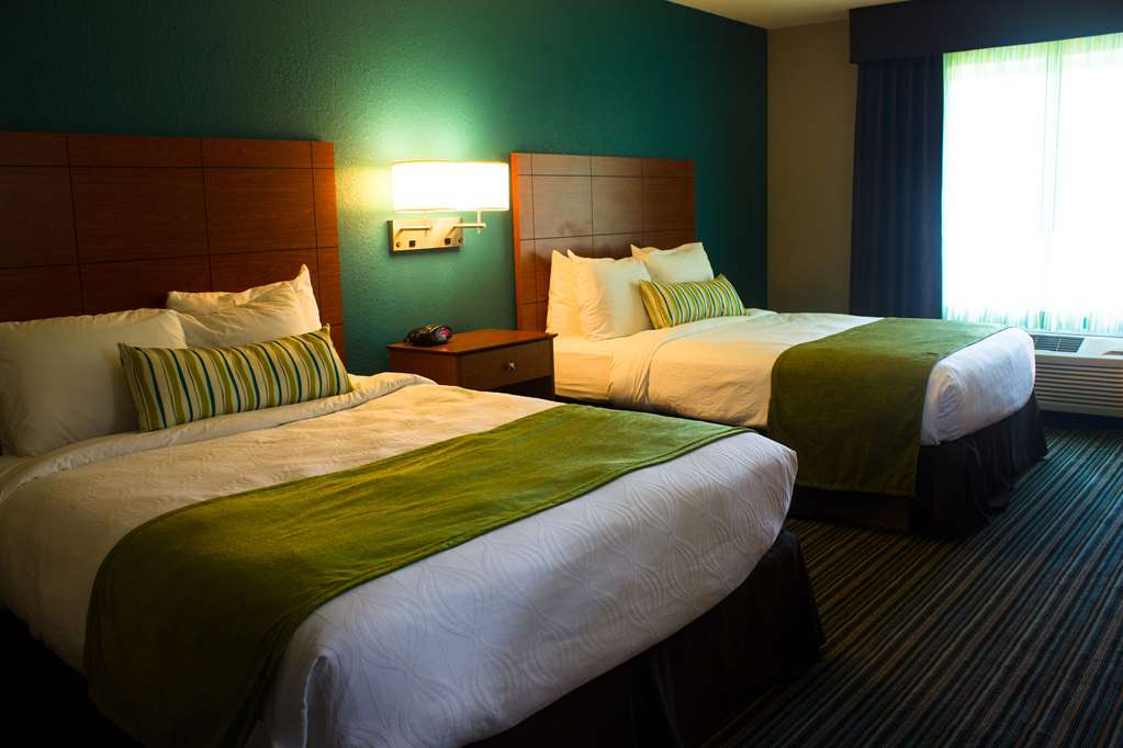 Фото Best Western Plus Menomonie Inn & Suites