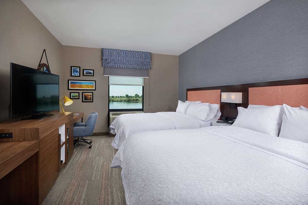 Фото Hampton Inn by Hilton Burley