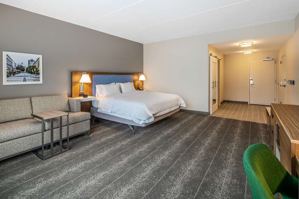 Фото Hampton Inn & Suites Raleigh Midtown