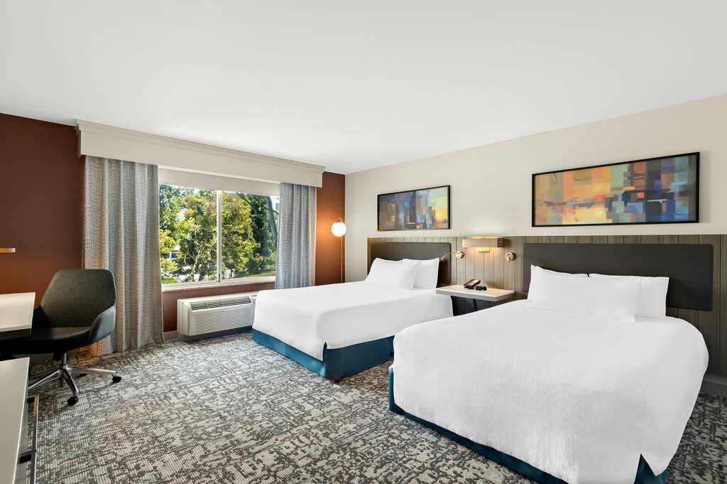 Фото Hilton Garden Inn San Mateo