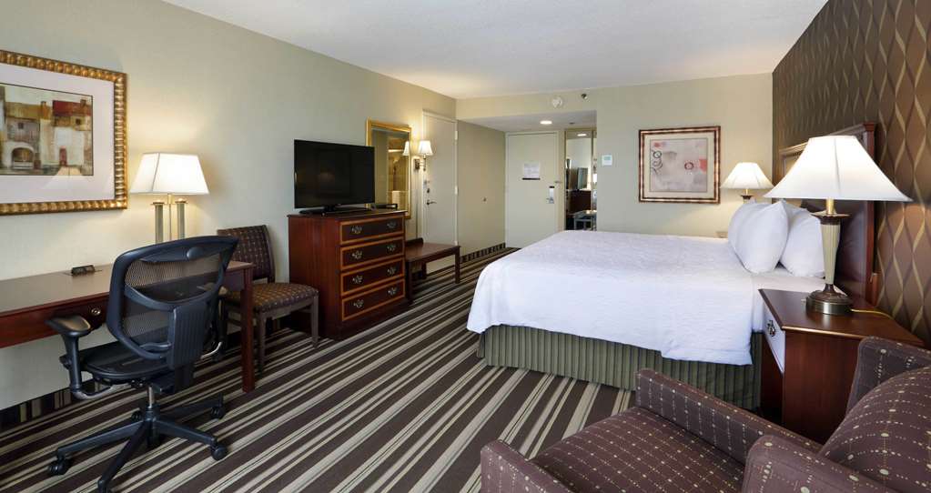 Фото Hampton Inn Boston Natick