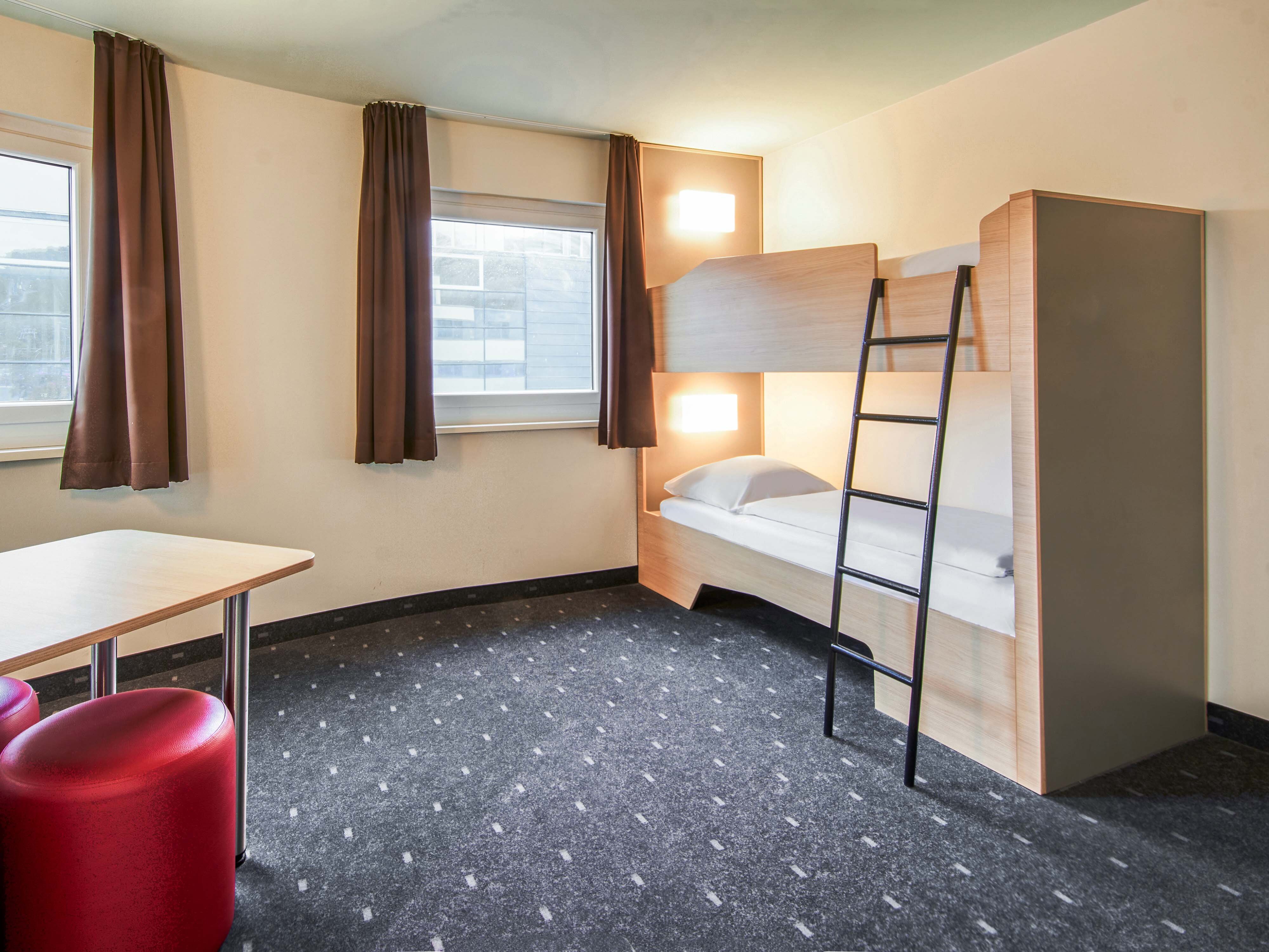 Фото B&b Hotel Würzburg