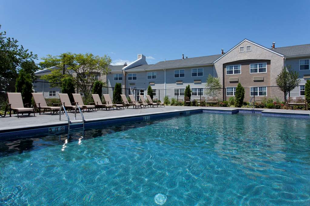 Фото Doubletree by Hilton Cape Cod - Hyannis