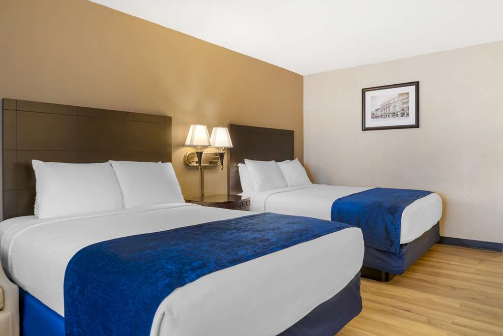 Фото Best Western Greenfield Inn