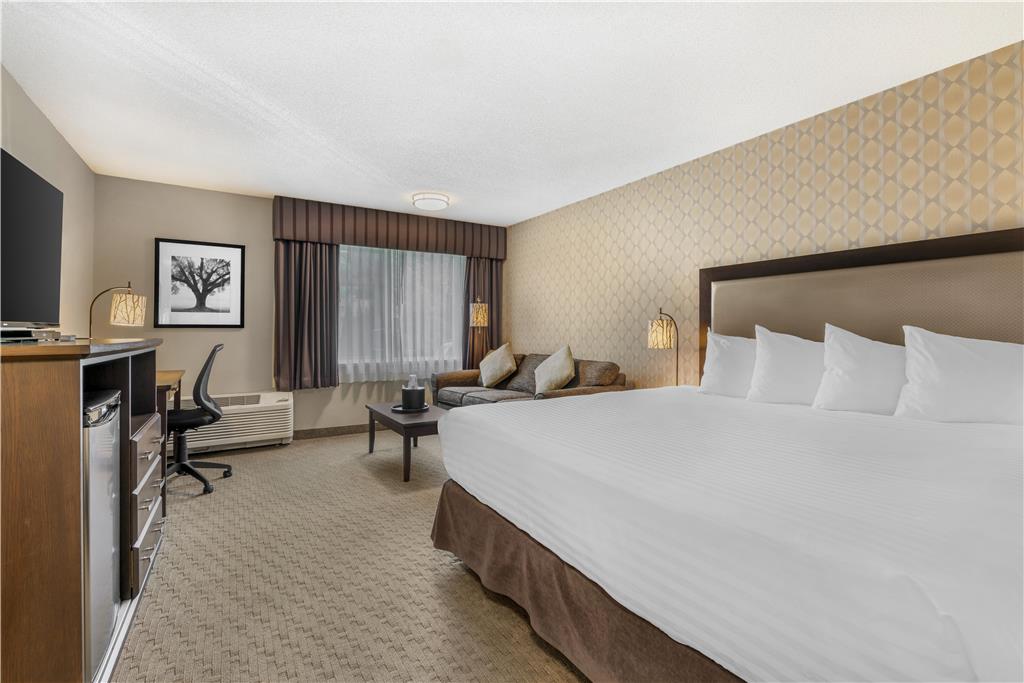 Фото Best Western Plus Country Meadows Inn