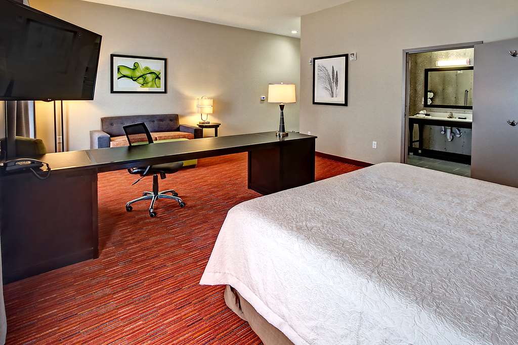 Фото Hampton Inn and Suites Ada