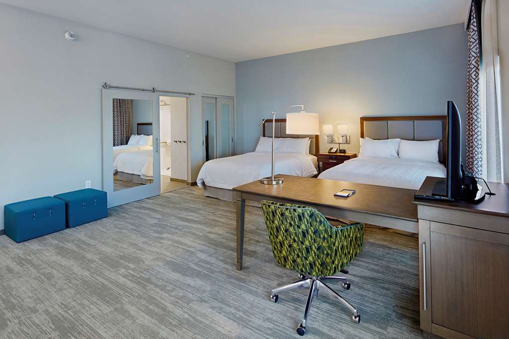 Фото Hampton Inn & Suites Sacramento at Csus