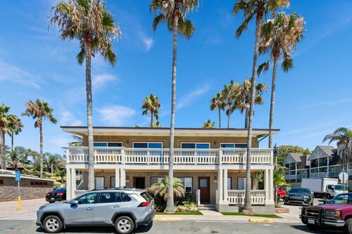 Гостиница Ocean Palms Beach Resort в Оушенсайде