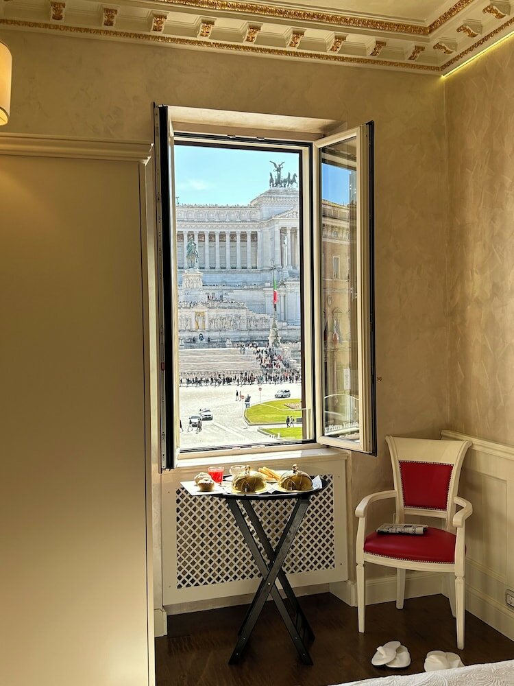 Фото Rental In Rome Piazza Venezia View Luxury Apartment B