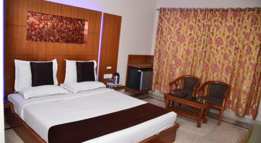 Фото Hotel Basera Brij Bhoomi