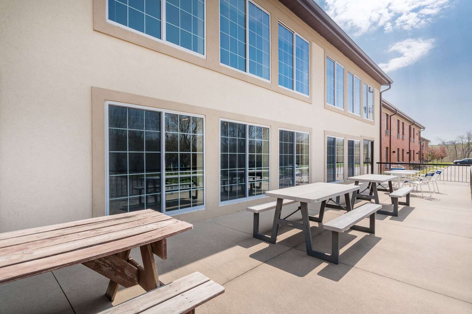 Фото AmericInn by Wyndham Johnston Des Moines