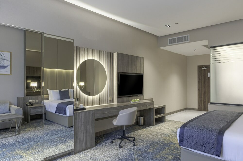 Фото Seven Gardens Hotel