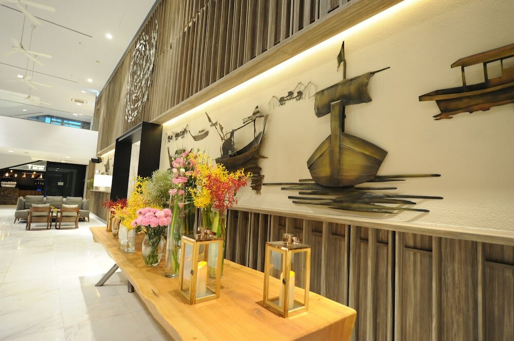 Фото Oakwood Hotel and Residence Sri Racha