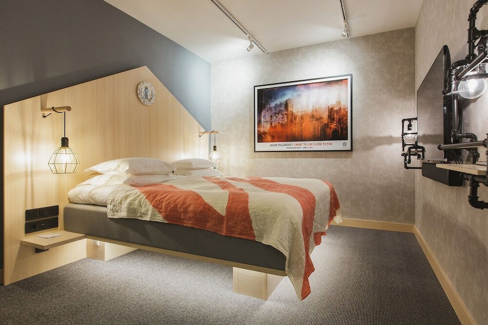 Фото Hotel With Urban Deli