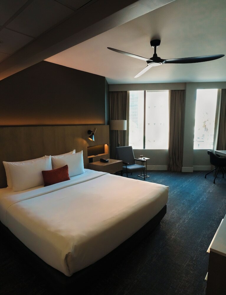 Фото The Delaney Hotel