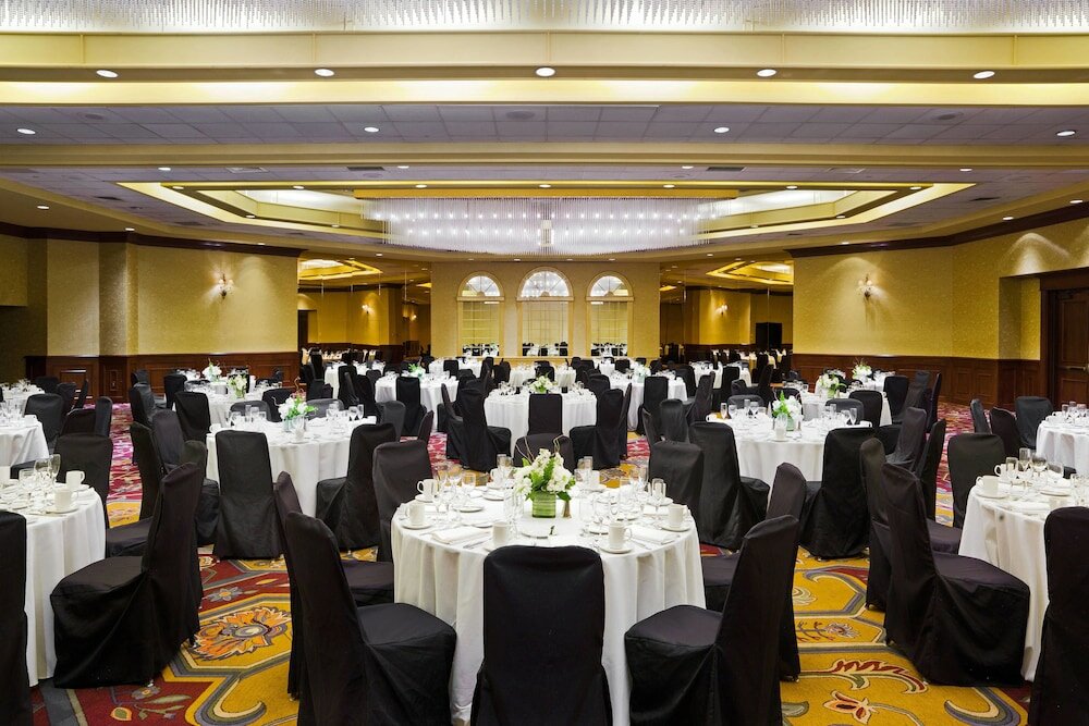 Фото Sheraton Springfield Monarch Place Hotel