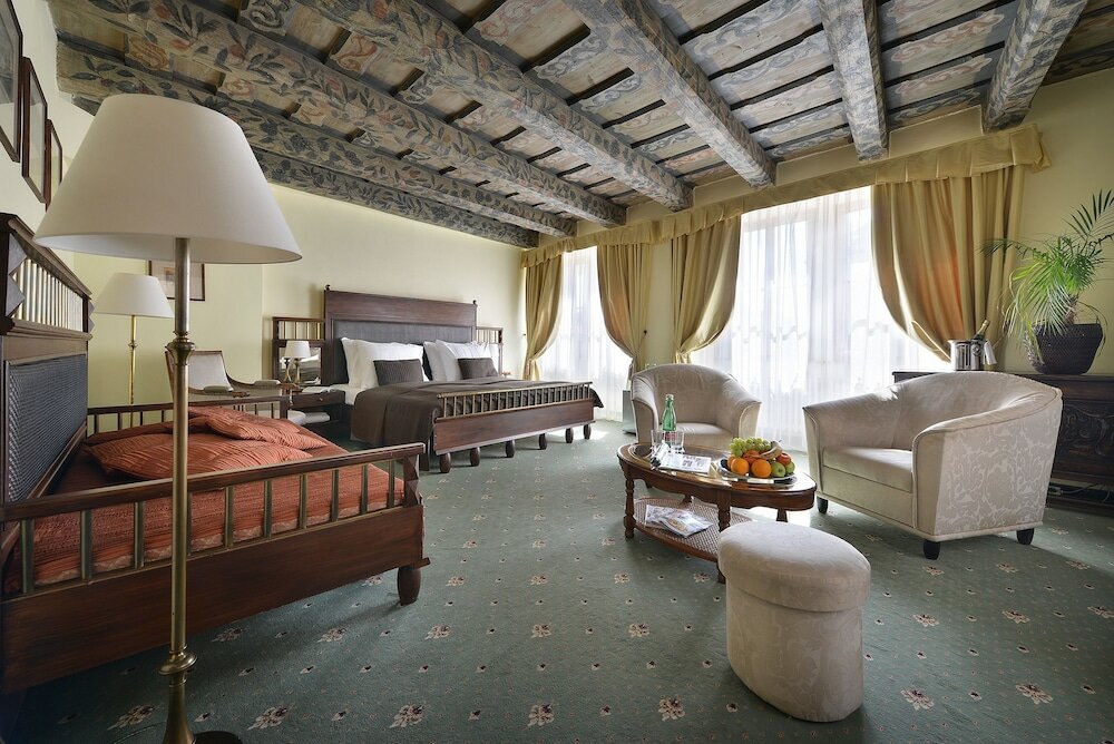 Фото Hotel U Tri Pstrosu