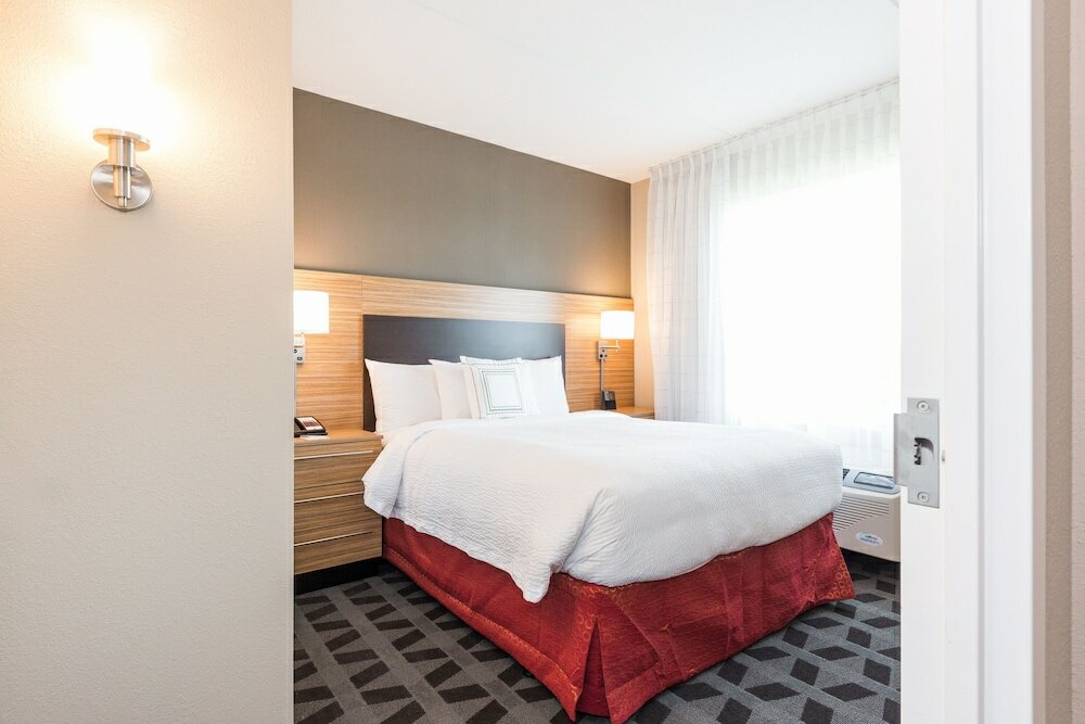 Фото TownePlace Suites by Marriott Edmonton South
