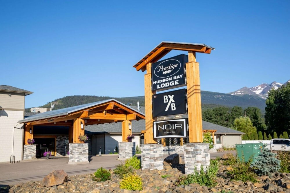 Фото Prestige Hudson Bay Lodge & Conference Centre