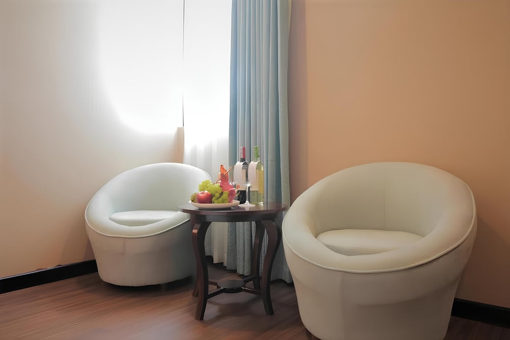 Фото Yarra Ocean Suites Danang