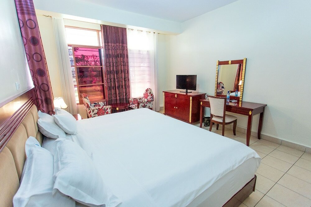 Фото Quiet Haven Hotel