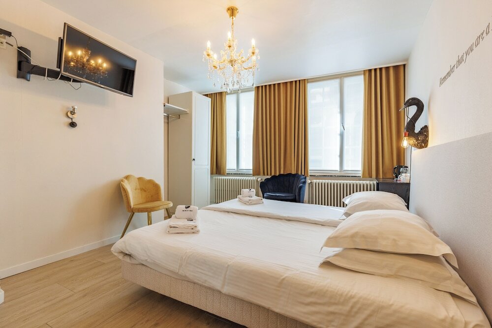 Фото The Black Swan Hotel