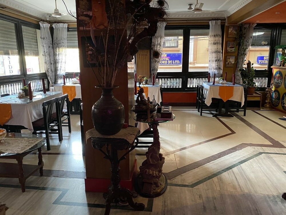 Фото Hotel swastik