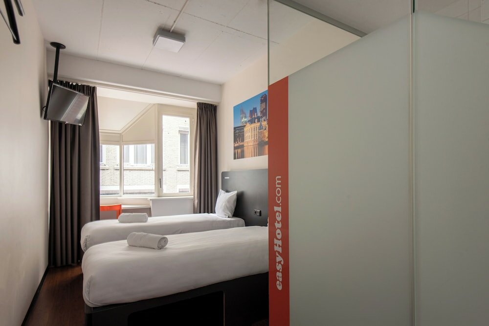 Фото EasyHotel The Hague City Centre