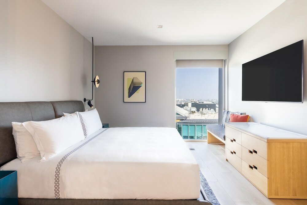 Фото The Shay, a Destination by Hyatt Hotel
