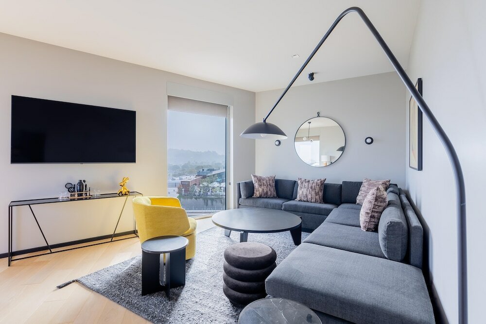 Фото The Shay, a Destination by Hyatt Hotel