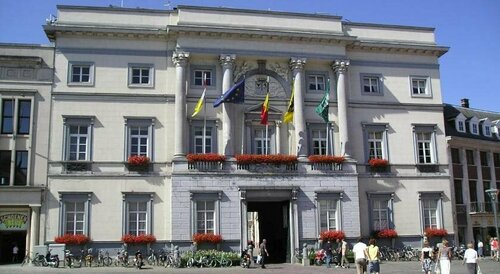 Внешний вид отеля Tower Hotel в Алсте, фото 4