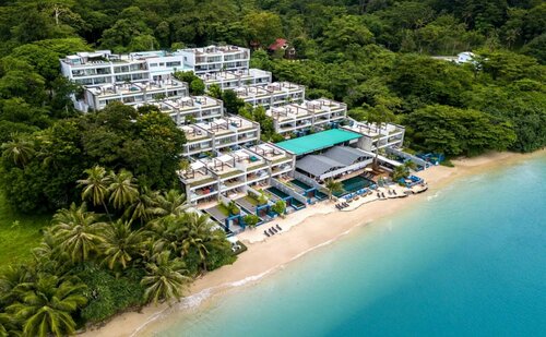 Гостиница The Nchantra Pool Suite Phuket на Пхукете