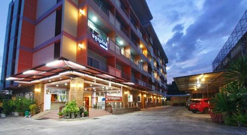 Гостиница Jaroonsak Grand Hotel Thai в Транге