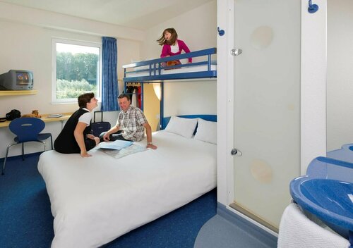 Гостиница Ibis budget Charleroi Airport в Самбрвиле
