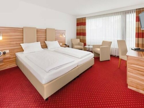 Гостиница Hotel Engelhardt в Ройтлингене