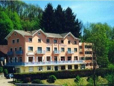 Гостиница Hotel Perle Des Vosges в Сене-Дье-де-Во