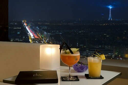 Гостиница Melia Paris La Defense в Нейи-сюре-Сене