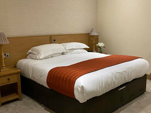 Гостиница The City Hotel в Данфермлине