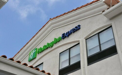 Гостиница Holiday Inn Express & Suites Lake Forest, an Ihg Hotel в Лейк Форест