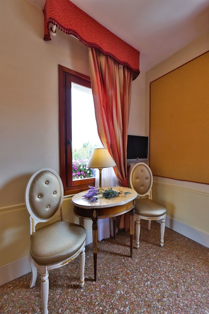 Фото Hotel Arlecchino
