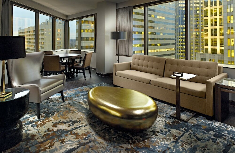 Фото Omni Charlotte Hotel