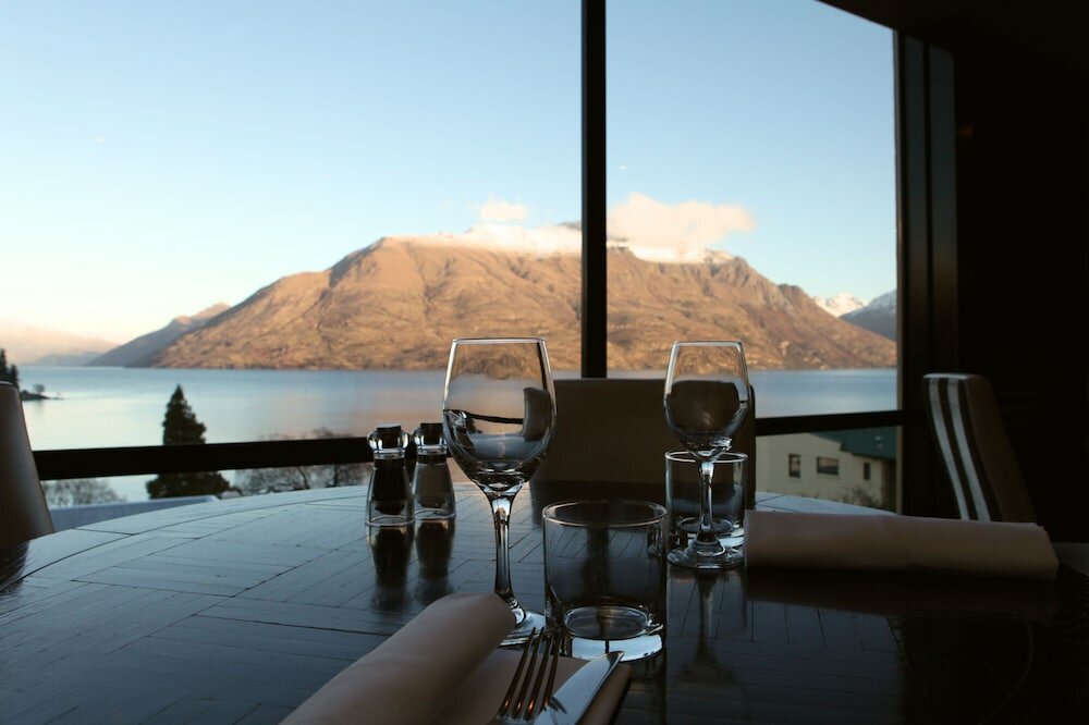 Фото Hotel St. Moritz Queenstown