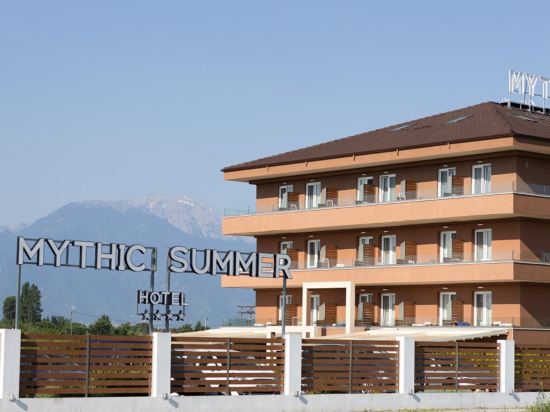 Фото Mythic Summer Hotel