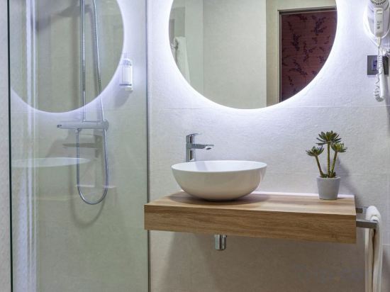 Фото Macià Monasterio de los Basilios Hotel