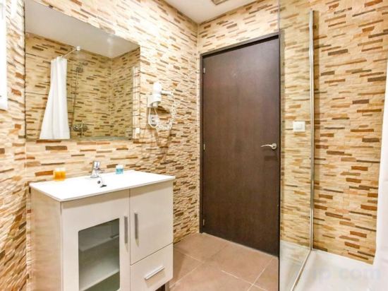 Фото Laramond Barcelona Rooms
