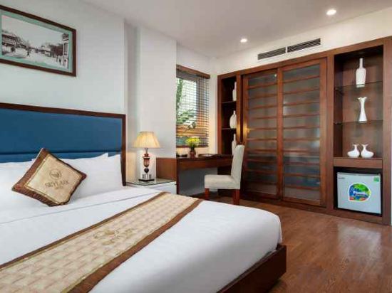 Фото Skylark Hotel