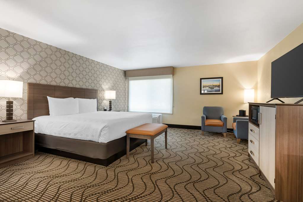 Фото Best Western Plus Heritage Inn
