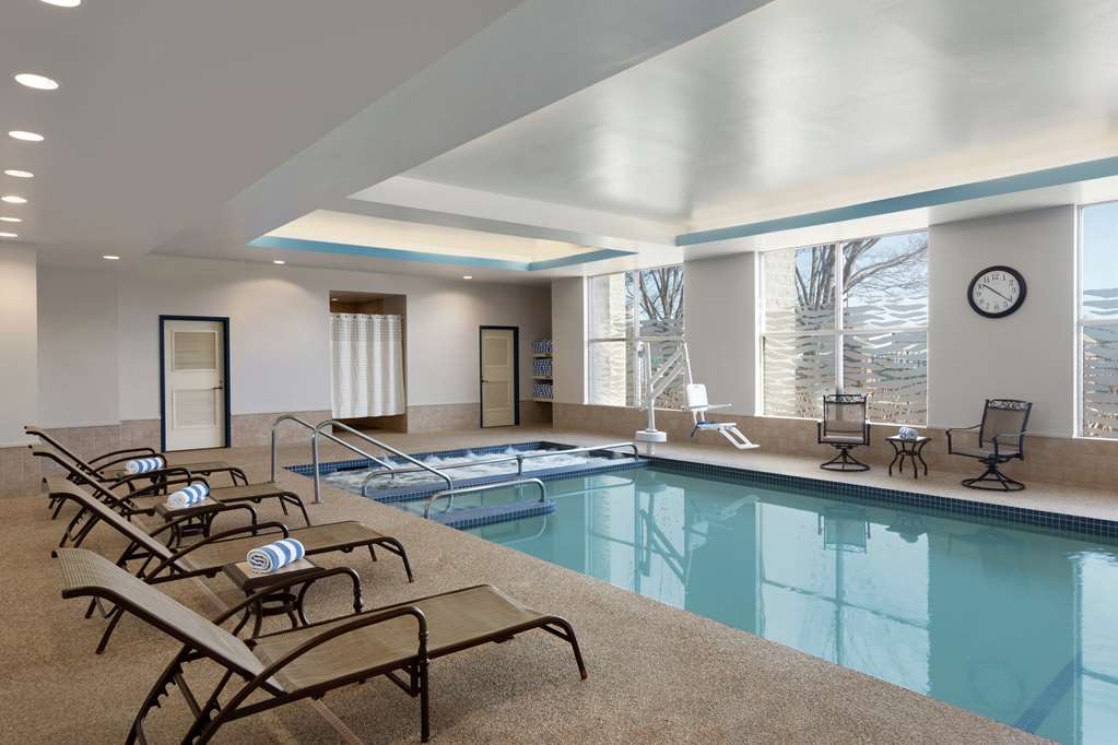 Фото DoubleTree Suites by Hilton Hotel Boston - Cambridge