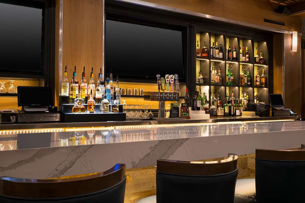 Фото Embassy Suites by Hilton Austin Central