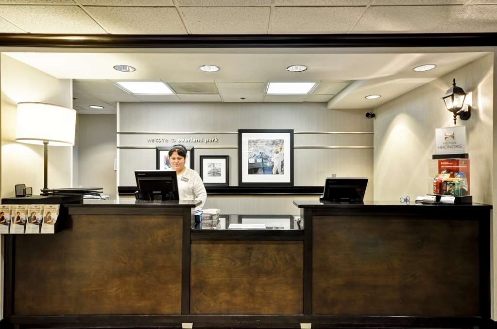 Фото Hampton Inn Overland Park, Ks